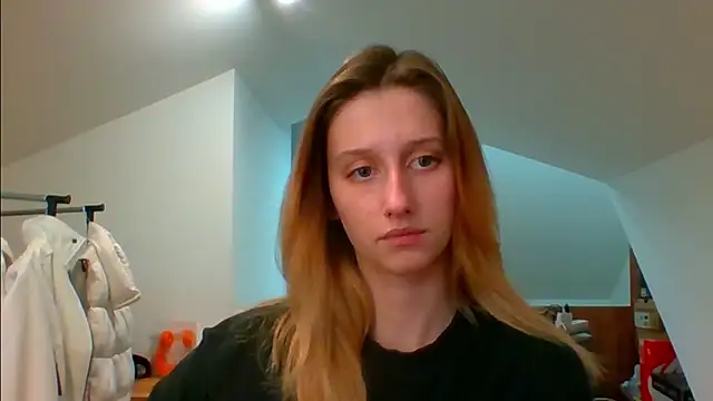 Snapshot of LUNA_delight chatting on 12-13-24, 02:38 LUNA delight online show from 12-13-24, 02:38