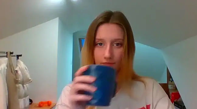 Snapshot of LUNA_delight chatting on 12-23-24, 02:50 LUNA delight online show from 12-23-24, 02:50