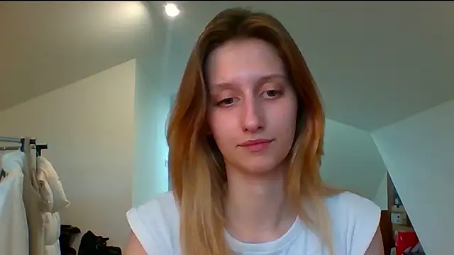 Snapshot of LUNA_delight chatting on 12-30-24, 12:09 LUNA delight online show from 12-30-24, 12:09