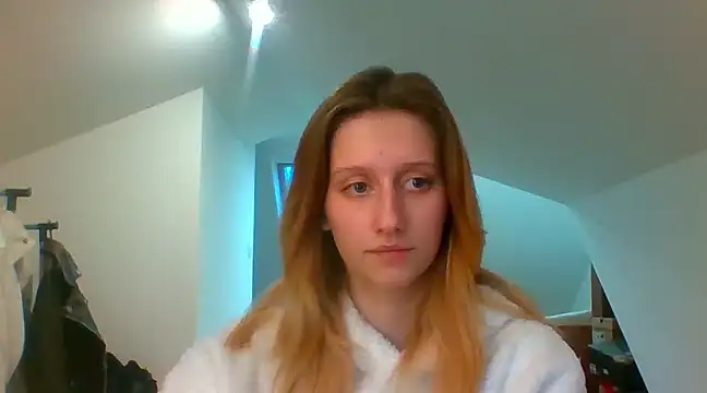 Snapshot of LUNA_delight chatting on 01-08-25, 02:46 LUNA delight online show from 01-08-25, 02:46