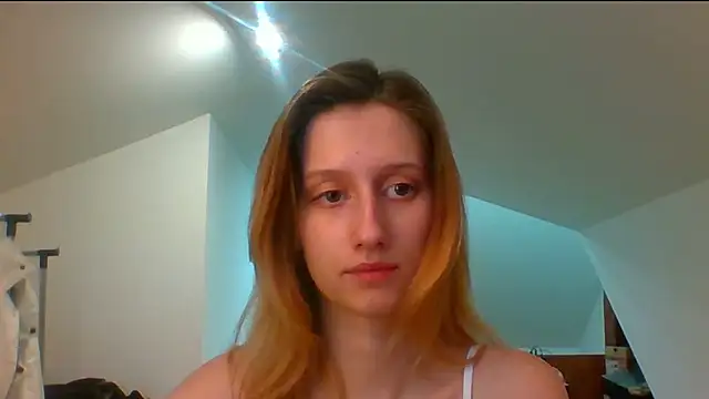 Snapshot of LUNA_delight chatting on 01-10-25, 02:45 LUNA delight online show from 01-10-25, 02:45