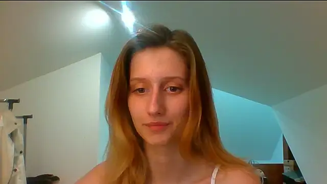 Snapshot of LUNA_delight chatting on 01-10-25, 05:56 LUNA delight online show from 01-10-25, 05:56