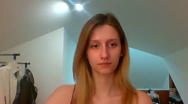 Snapshot of LUNA_delight chatting on 01-22-25, 05:49 LUNA delight online show from 01-22-25, 05:49