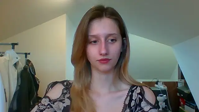 Snapshot of LUNA_delight chatting on 01-24-25, 02:41 LUNA delight online show from 01-24-25, 02:41