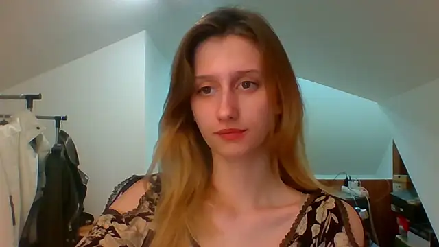 Snapshot of LUNA_delight chatting on 01-24-25, 05:53 LUNA delight online show from 01-24-25, 05:53