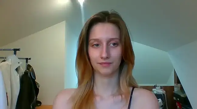 Snapshot of LUNA_delight chatting on 01-29-25, 02:42 LUNA delight online show from 01-29-25, 02:42