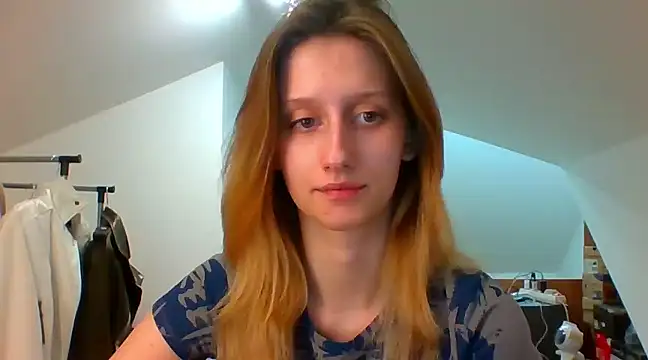 Snapshot of LUNA_delight chatting on 02-12-25, 06:19 LUNA delight online show from 02-12-25, 06:19