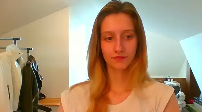 Snapshot of LUNA_delight chatting on 02-21-25, 10:50 LUNA delight online show from 02-21-25, 10:50