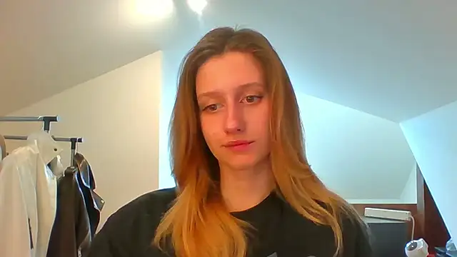 Snapshot of LUNA_delight chatting on 02-26-25, 07:42 LUNA delight online show from 02-26-25, 07:42