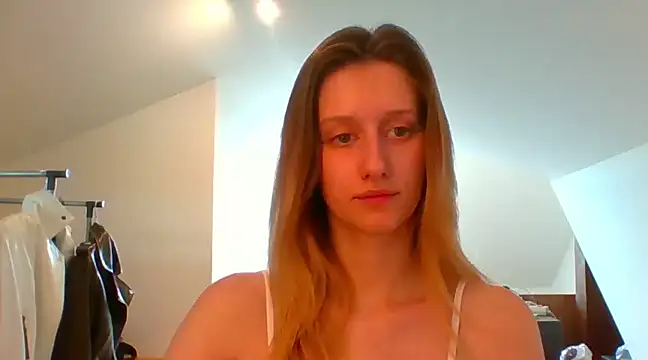 Snapshot of LUNA_delight chatting on 02-28-25, 10:52 LUNA delight online show from 02-28-25, 10:52