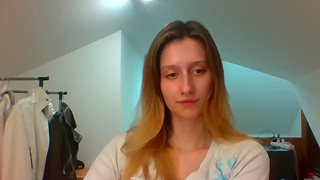 Snapshot of LUNA_delight chatting on 03-12-25, 06:22 LUNA delight online show from 03-12-25, 06:22