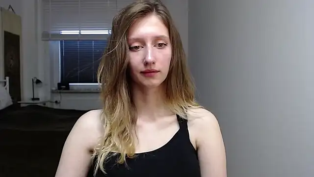 Snapshot of LUNA_delight chatting on 09-22-25, 05:31 LUNA delight online show from 09-22-25, 05:31