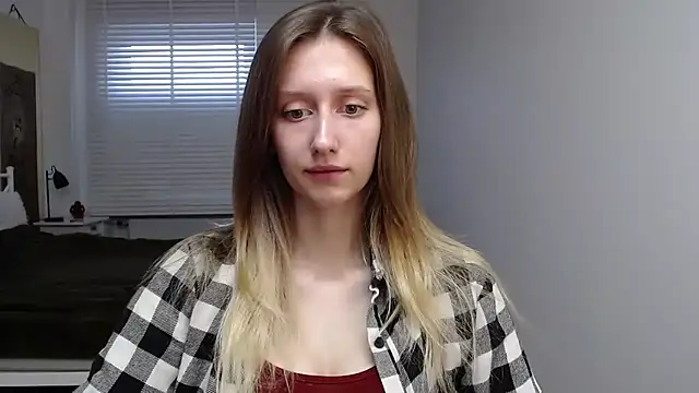 Snapshot of LUNA_delight chatting on 10-03-25, 05:26 LUNA delight online show from 10-03-25, 05:26