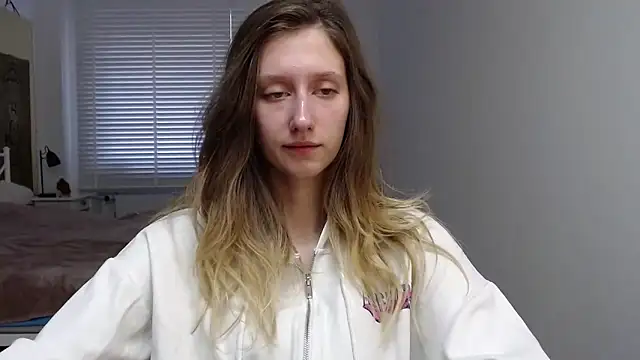 Snapshot of LUNA_delight chatting on 10-06-25, 05:27 LUNA delight online show from 10-06-25, 05:27