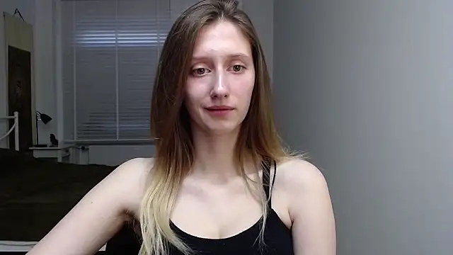 Snapshot of LUNA_delight chatting on 10-20-25, 05:30 LUNA delight online show from 10-20-25, 05:30