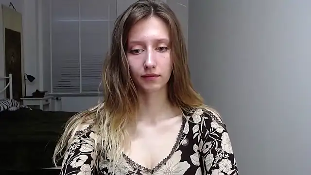 Snapshot of LUNA_delight chatting on 10-22-25, 05:30 LUNA delight online show from 10-22-25, 05:30