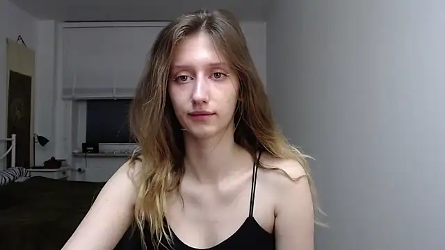 Snapshot of LUNA_delight chatting on 10-24-25, 05:26 LUNA delight online show from 10-24-25, 05:26