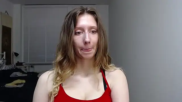 Snapshot of LUNA_delight chatting on 10-27-25, 06:28 LUNA delight online show from 10-27-25, 06:28