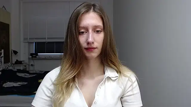 Snapshot of LUNA_delight chatting on 10-29-25, 06:37 LUNA delight online show from 10-29-25, 06:37