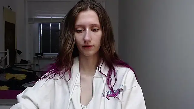 Snapshot of LUNA_delight chatting on 11-05-25, 06:35 LUNA delight online show from 11-05-25, 06:35