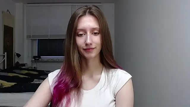 Snapshot of LUNA_delight chatting on 11-17-25, 06:30 LUNA delight online show from 11-17-25, 06:30