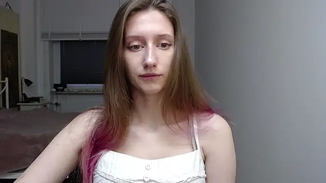 Snapshot of LUNA_delight chatting on 11-24-25, 06:35 LUNA delight online show from 11-24-25, 06:35