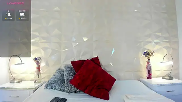 Snapshot of Miranda_Foxx chatting on 01-10-25, 08:48 Miranda Foxx online show from 01-10-25, 08:48