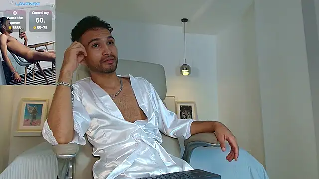 Snapshot of _miguel0 chatting on 03-04-25, 10:27 miguel0 online show from 03-04-25, 10:27