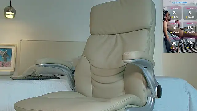 Snapshot of _miguel0 chatting on 03-21-25, 06:18 miguel0 online show from 03-21-25, 06:18