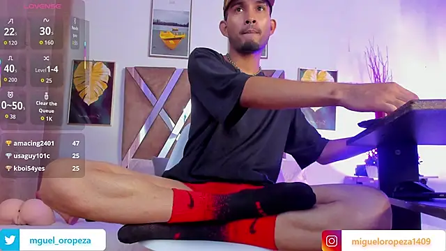 Snapshot of _miguel0 chatting on 09-13-25, 03:01 miguel0 online show from 09-13-25, 03:01