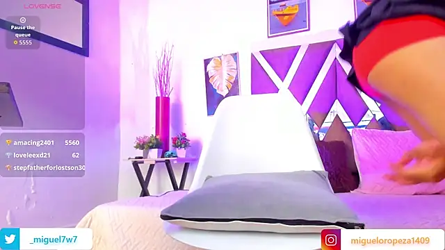 Snapshot of _miguel0 chatting on 10-27-25, 01:26 miguel0 online show from 10-27-25, 01:26