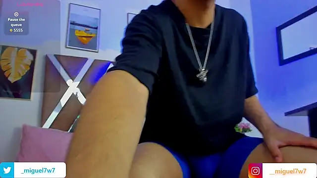 Snapshot of _miguel0 chatting on 11-10-25, 01:21 miguel0 online show from 11-10-25, 01:21