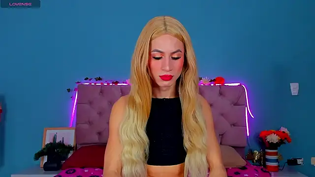 Ladanny  online show from 12-21-24, 01:42