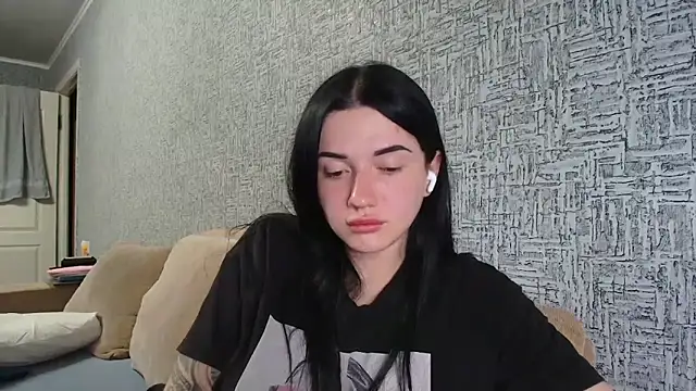 Liana diva online show from 03-10-26, 05:51