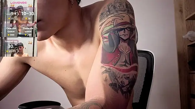 Cristopher23  online show from 10-17-25, 09:56