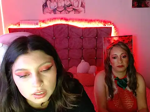Snapshot of Melanyy_100 chatting on 12-21-24, 01:15 Melanyy 100 online show from 12-21-24, 01:15