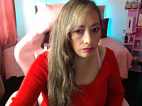 Snapshot of Melanyy_100 chatting on 02-08-25, 08:53 Melanyy 100 online show from 02-08-25, 08:53