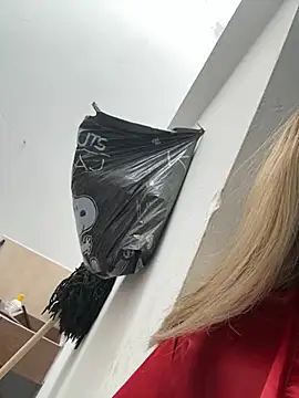 Snapshot of Lilybaudinx96 chatting on 02-15-26, 02:03 Lilybaudinx96 online show from 02-15-26, 02:03