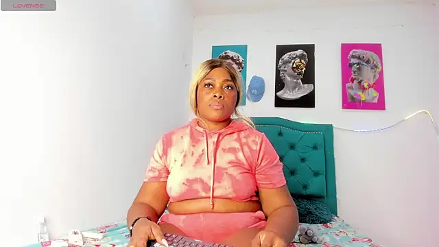 Snapshot of Lilybaudinx96 chatting on 02-17-26, 03:47 Lilybaudinx96 online show from 02-17-26, 03:47