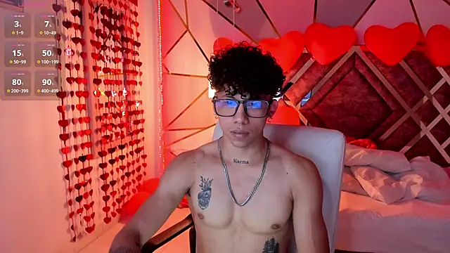 Snapshot of AkazaBoy_ chatting on 02-23-25, 03:45 AkazaBoy online show from 02-23-25, 03:45