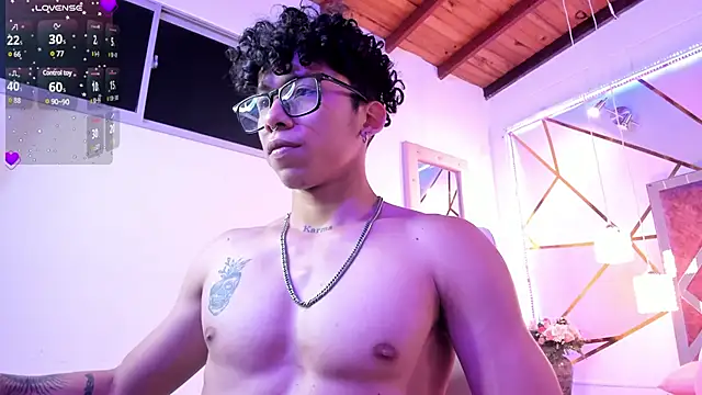 Snapshot of AkazaBoy_ chatting on 03-15-25, 10:35 AkazaBoy online show from 03-15-25, 10:35