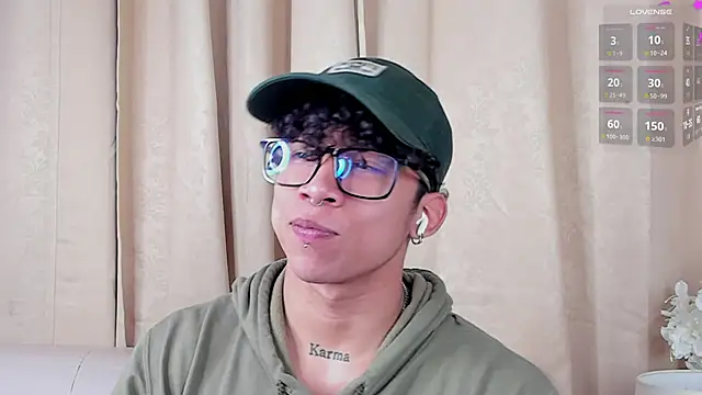 AkazaBoy  online show from 03-02-26, 04:36