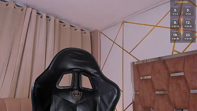 AkazaBoy  online show from 04-09-26, 06:19