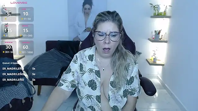 Serenay  online show from 06-11-26, 12:32