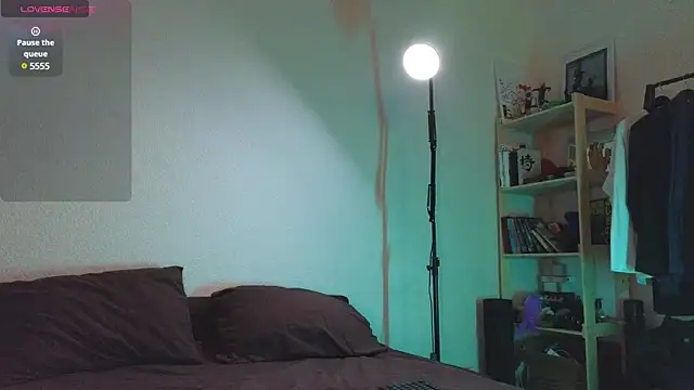 Snapshot of Space_X_Roxy_ chatting on 02-17-25, 05:43 Space X Roxy  online show from 02-17-25, 05:43