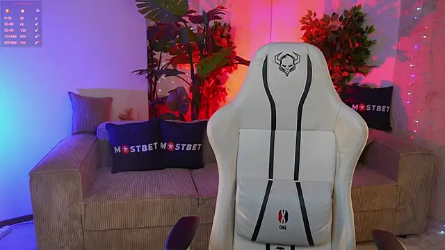 Snapshot of Magnetic_Mia_ chatting on 12-02-24, 07:38 Magnetic Mia online show from 12-02-24, 07:38