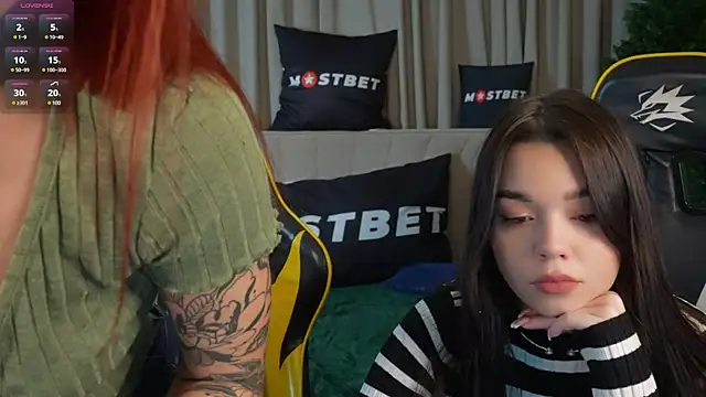 Snapshot of Magnetic_Mia_ chatting on 12-13-24, 03:54 Magnetic Mia online show from 12-13-24, 03:54