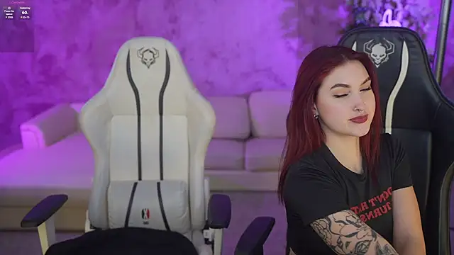 Snapshot of Magnetic_Mia_ chatting on 03-11-25, 07:36 Magnetic Mia online show from 03-11-25, 07:36