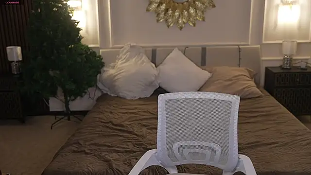 Snapshot of Magnetic_Mia_ chatting on 01-15-26, 01:32 Magnetic Mia online show from 01-15-26, 01:32