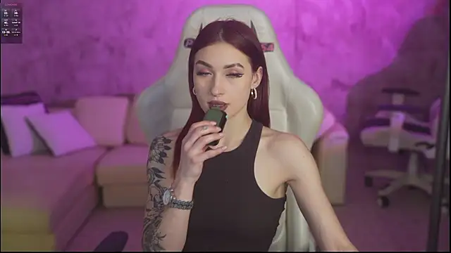 Snapshot of Magnetic_Mia_ chatting on 02-26-26, 11:48 Magnetic Mia online show from 02-26-26, 11:48